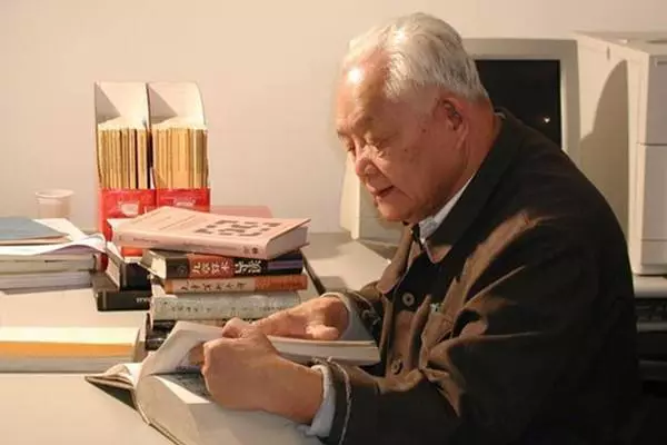 2019-10-28：数学有什么用？丘成桐：AI和大数据的未来都得靠它！
