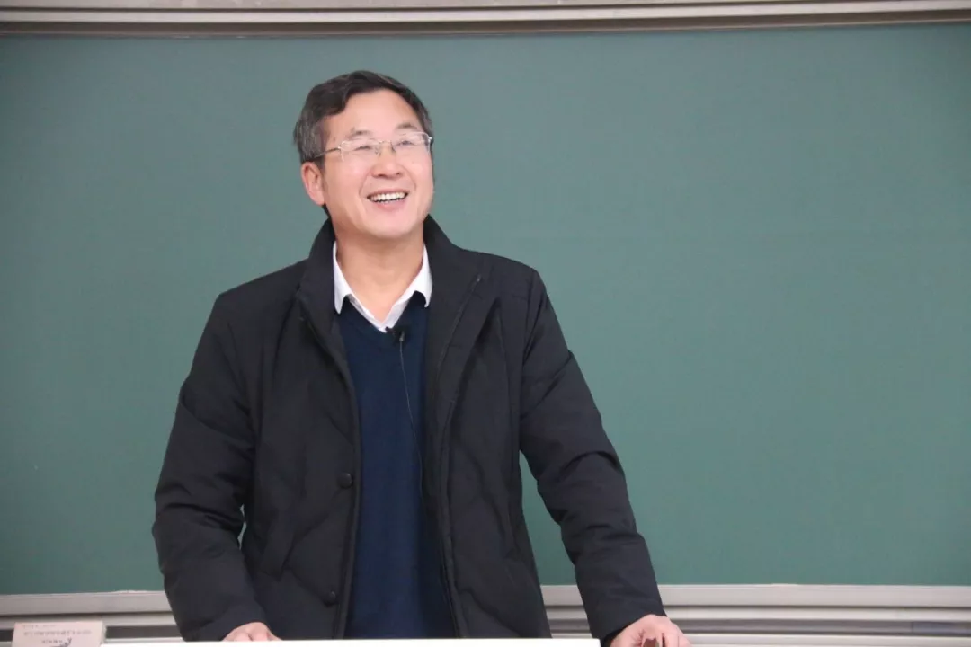 2019-10-28：数学有什么用？丘成桐：AI和大数据的未来都得靠它！
